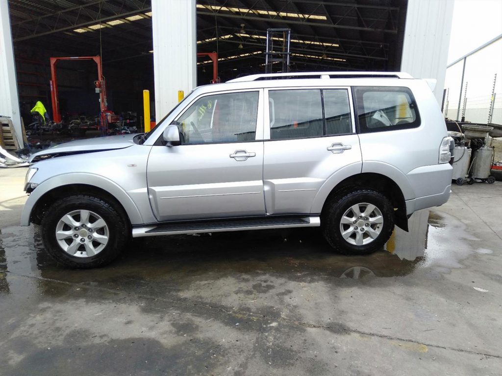 Mitsubishi pajero ll